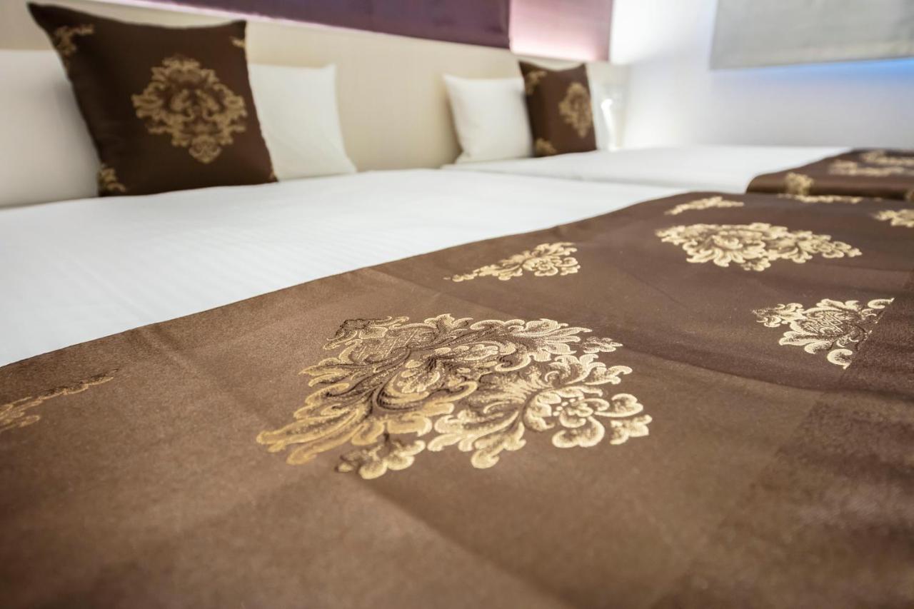 Grand Base Okayama Ekimae Aparthotel Kültér fotó